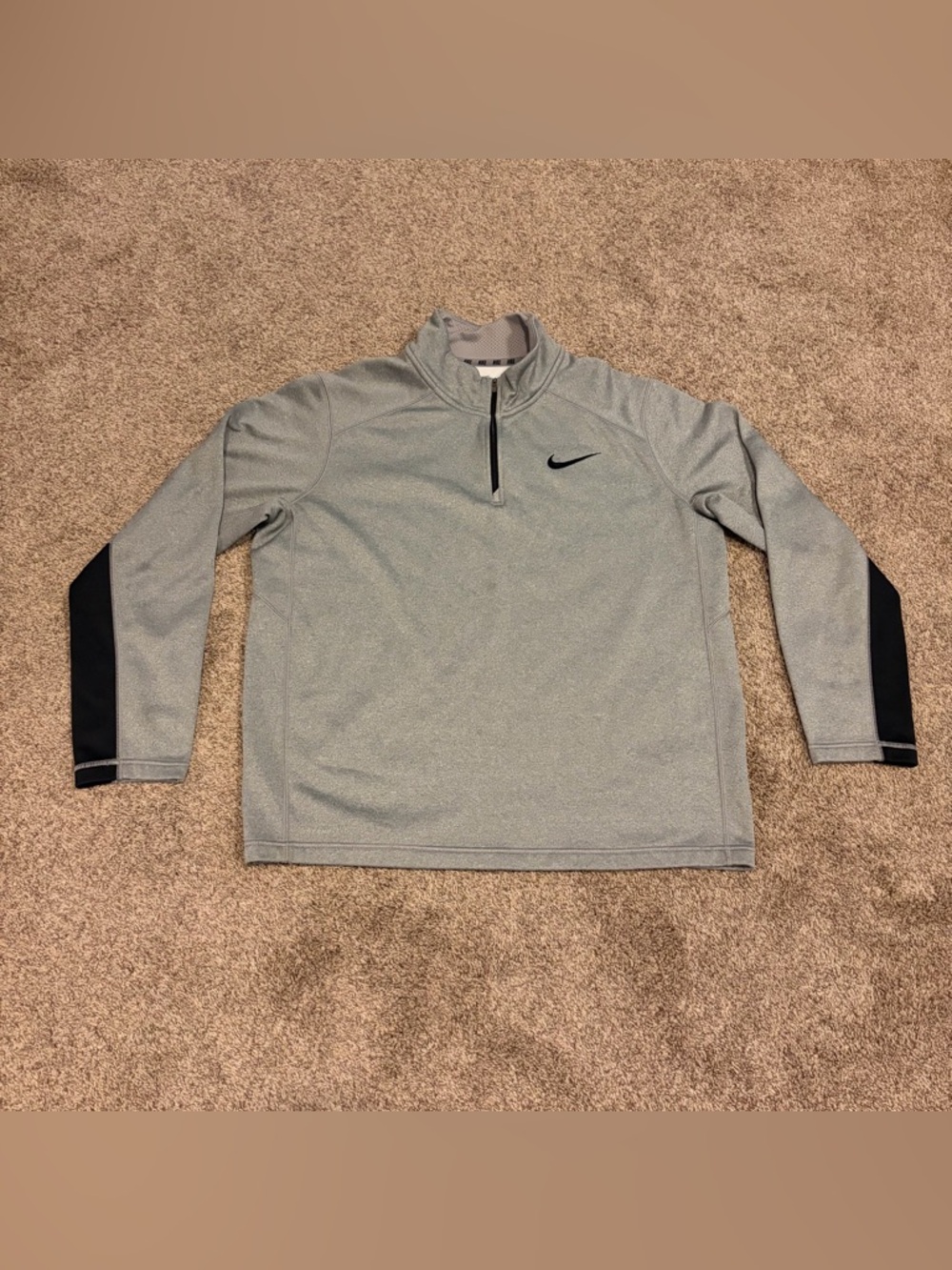 Nike Therma-Fit Men’s Gray Quarter-Zip Pullover with Black Swoosh Size Large
